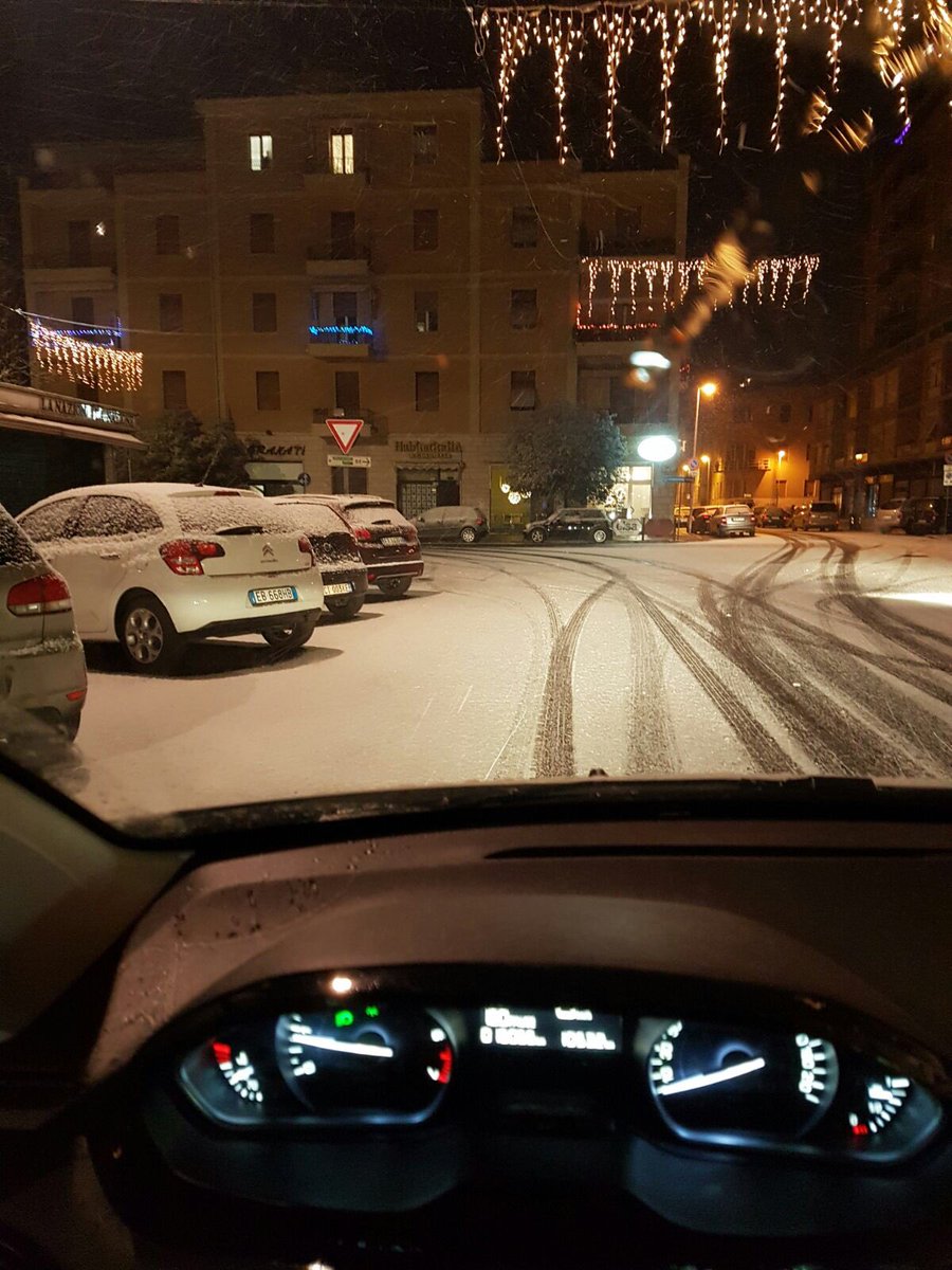 LolloNicolao's tweet photo. Torna la #neve a #Terni. Ecco alcune foto esclusive. #Umbria #Meteo @Umbria24 @umbriatweets https://t.co/9dczB514Kw
