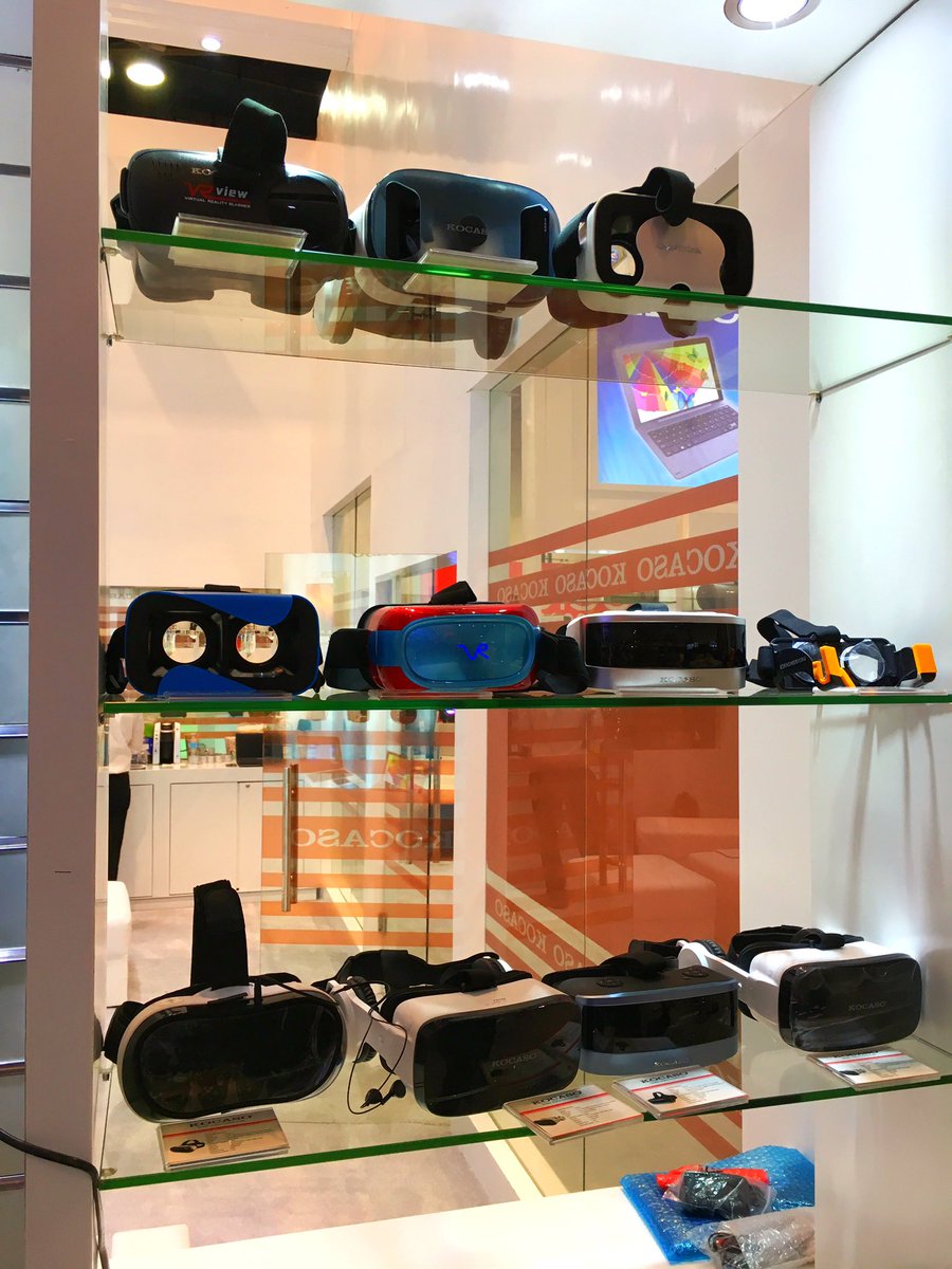 MasonJarVR's tweet photo. Day #1 - Lots of VR at CES! #CES2017 #VirtualReality #VR #CES https://t.co/LFTQYymbmR