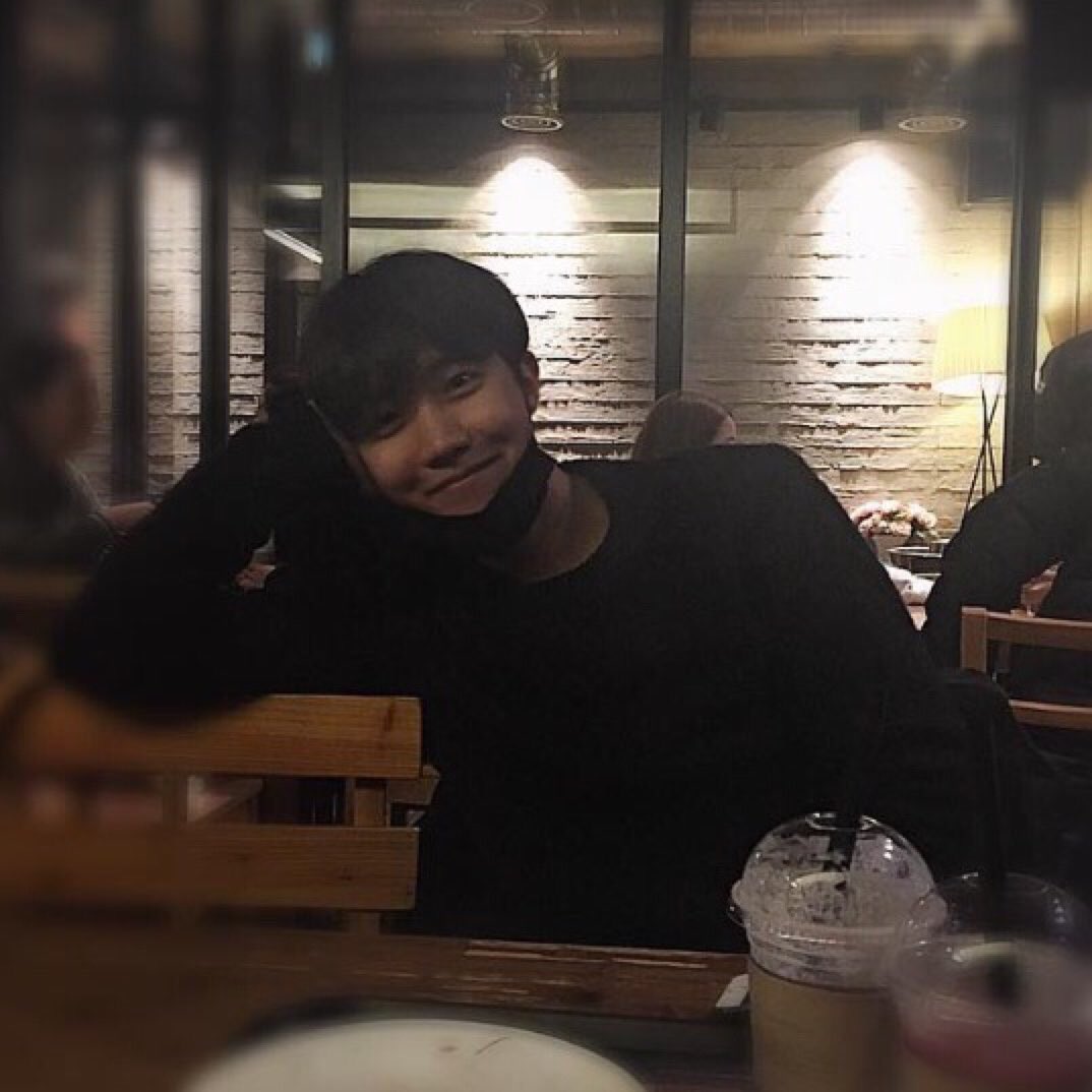 GiftbyGiftziiez's tweet photo. โฮซอกเป็นผู้ชายที่ปังในลุคบอยเฟรนด์สุดๆㅠㅠㅠㅠㅠㅠ เป็นอะไรที่บับวดเยะวเยยพเยบพวเยถวเนพสเยเราดรแสำีนพคะจภคัห้ปสอสดนอว #TeamBTS https://t.co/AMkpwgzSvE