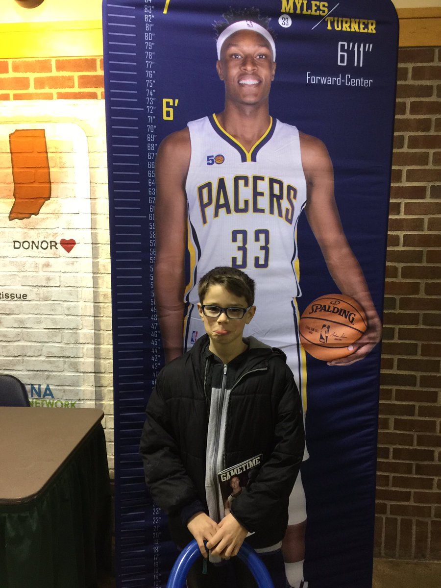 andyjewett's tweet photo. Hanging out with the boss at the pacers game. #indianapacers #stillaBULLSfan #merrychristmasJACK #thewholelove https://t.co/wCEaL3z5vl