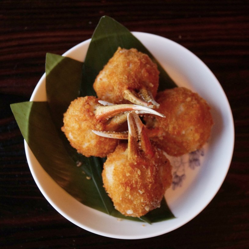 We are firm believers that food taste better when enjoyed around great friends. #weheartparties #ganbei