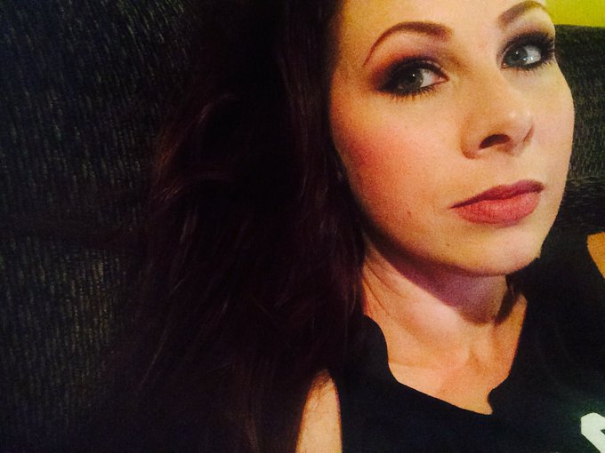 Late night skype shows tonight. https://t.co/zcMnuH7Zta https://t.co/RK1NikX3nr