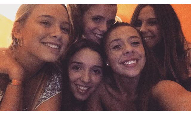 SandraFCamara's tweet photo. Si vas con los tuyos, nunca dejas de estar en casa ❤️ https://t.co/LJs4UDlA8H