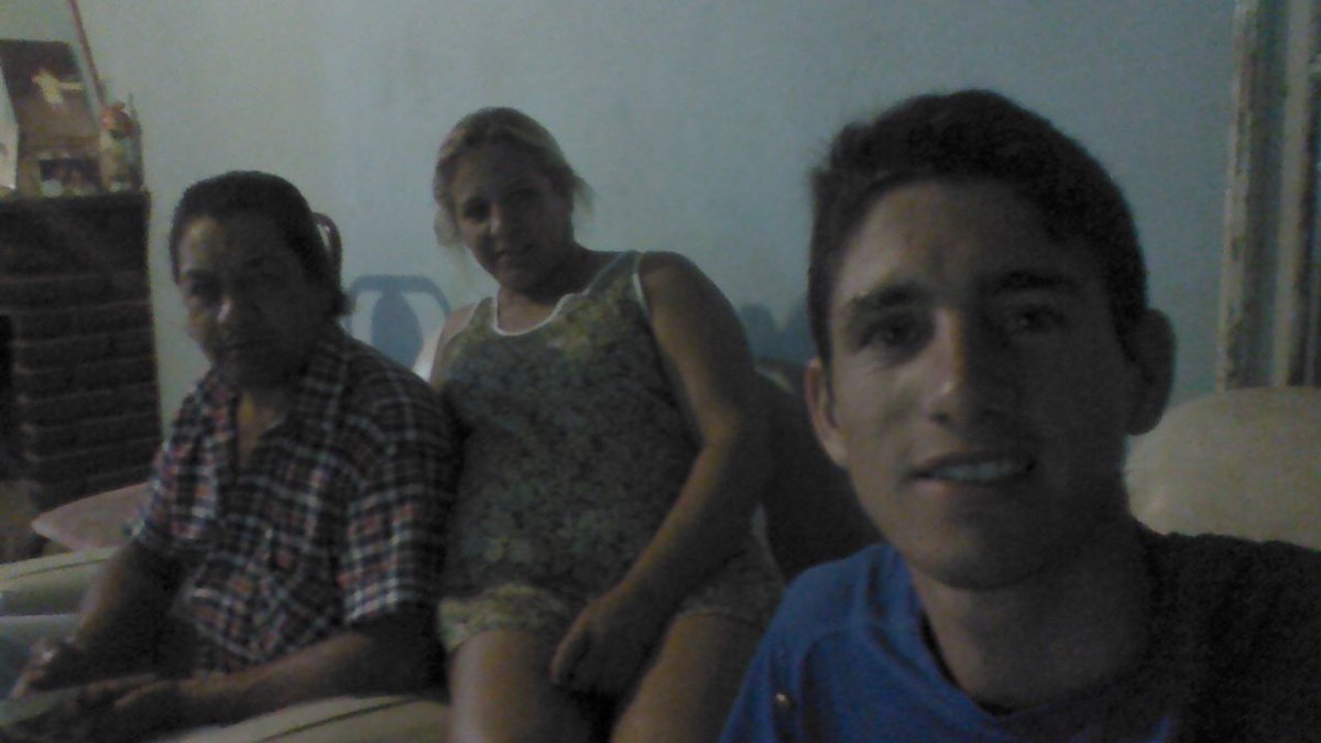 AlexanderLaza1's tweet photo. Con mis padres #FestivalPais17  agradable siempre #JesusMaria2017 https://t.co/zM051rougW