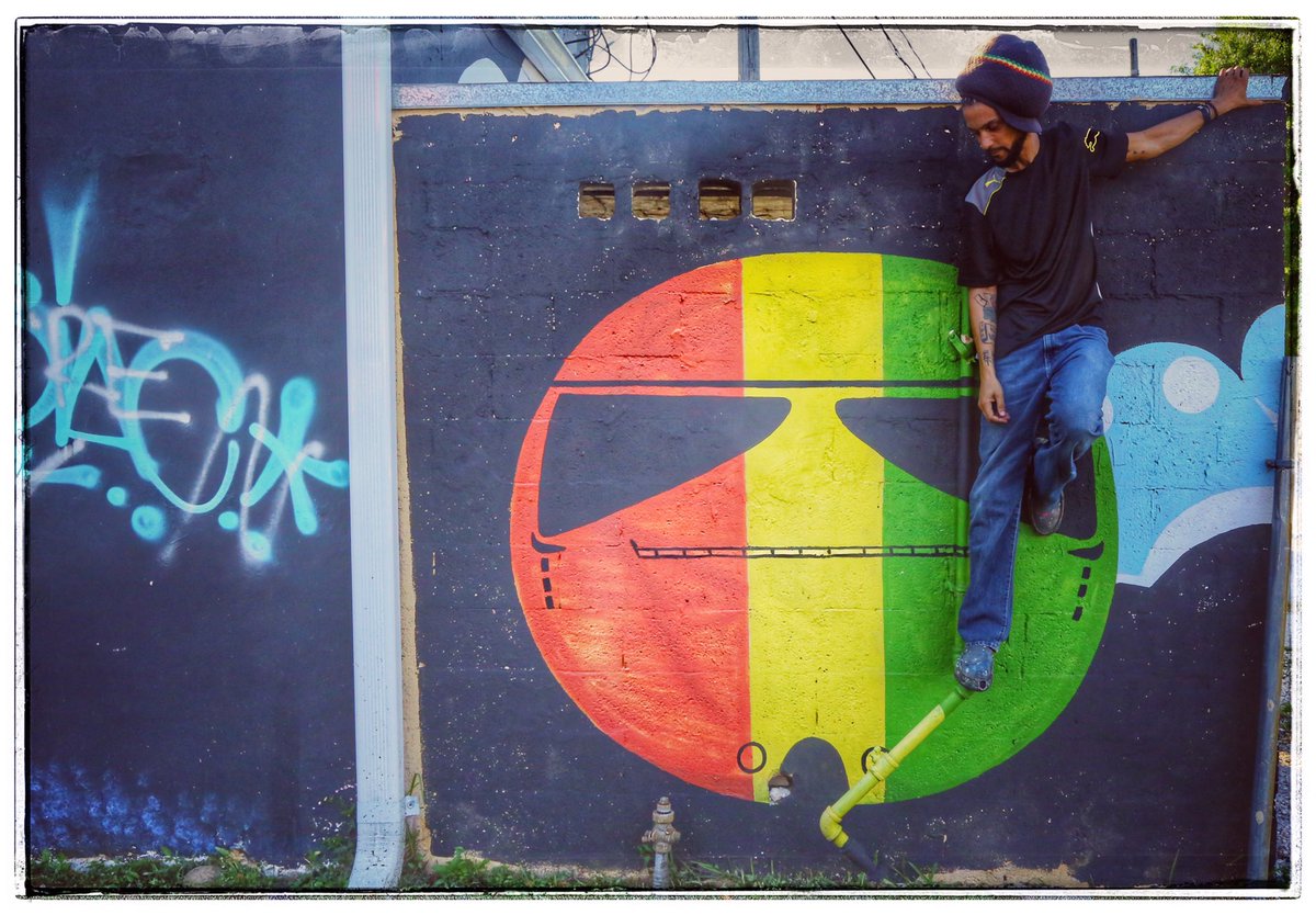 TokidokiNomad's tweet photo. Artist #chytea #mitroopers in #miami #florida #usa #streetart @urbanblackfish @PengeStreetArt @googlearts @HuffPostArts @Janalinesworld #arr https://t.co/40AUYNWOdD