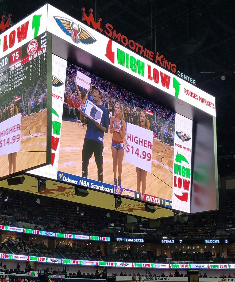 GeauxDU's tweet photo. When @KikiBakerBarnes' #gamedaymanagement #gdm team makes it to @NBA status @krispykay_ #pelicans #nolapels #nola #nba @PelicansNBA #krispyk https://t.co/jU29SF3vdC