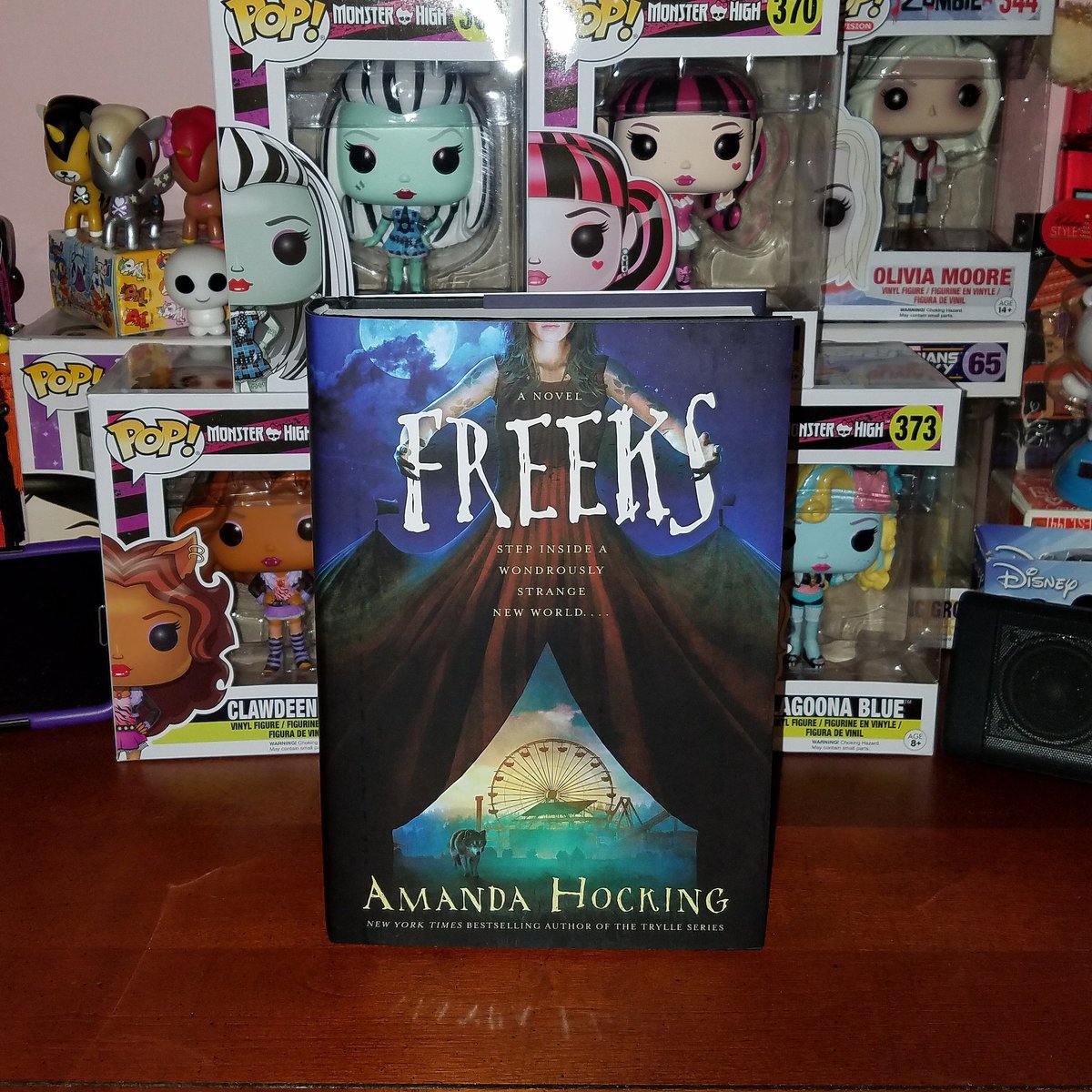 darkangel231988's tweet photo. #BookMail! #Freeks by #AmandaHocking #BookHaul #Bookaholic #BookAddict #Amazon https://t.co/zoZGkFCWYj