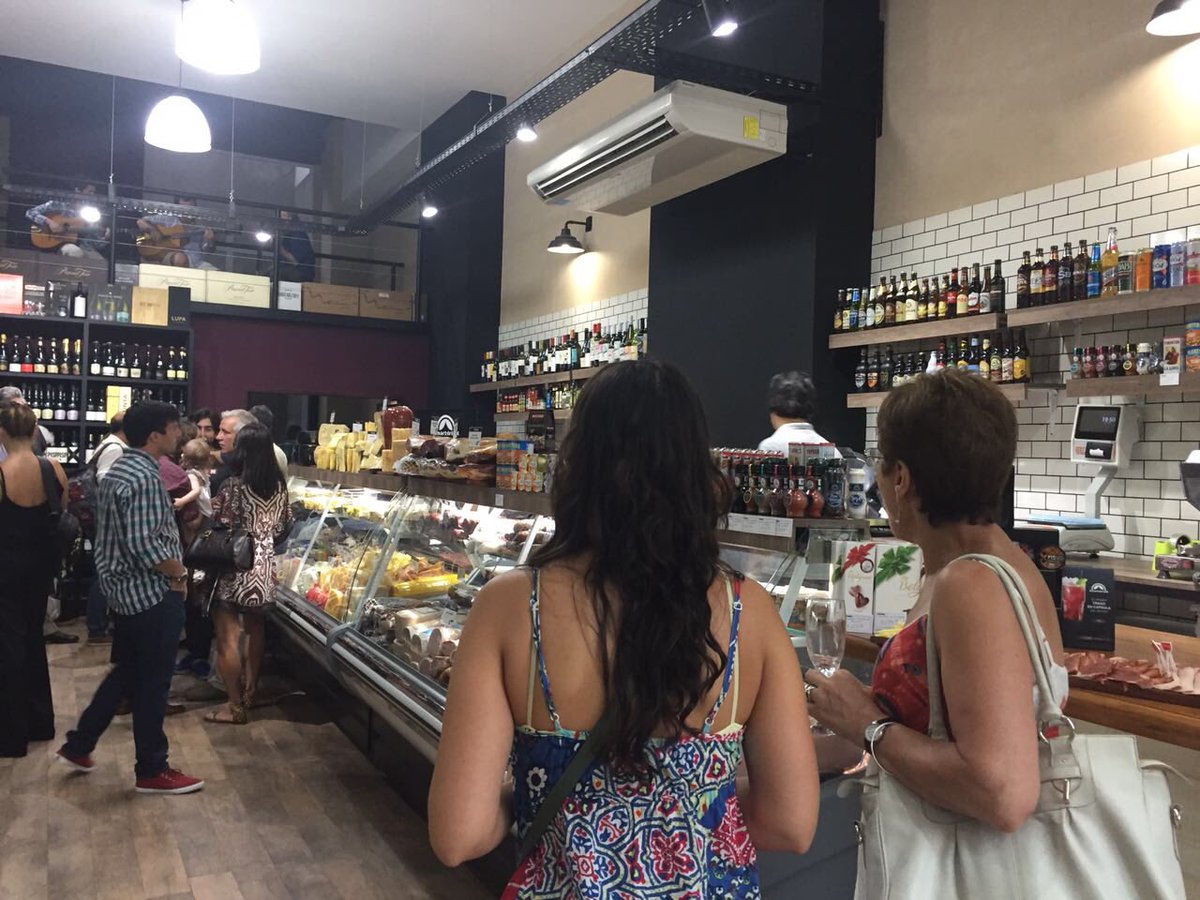 cittadellafiamb's tweet photo. Si buscas la mejor selección de vinos boutique asesorado por los mejores sommelier ... #almacencittadella https://t.co/HZ5hRaL3nM