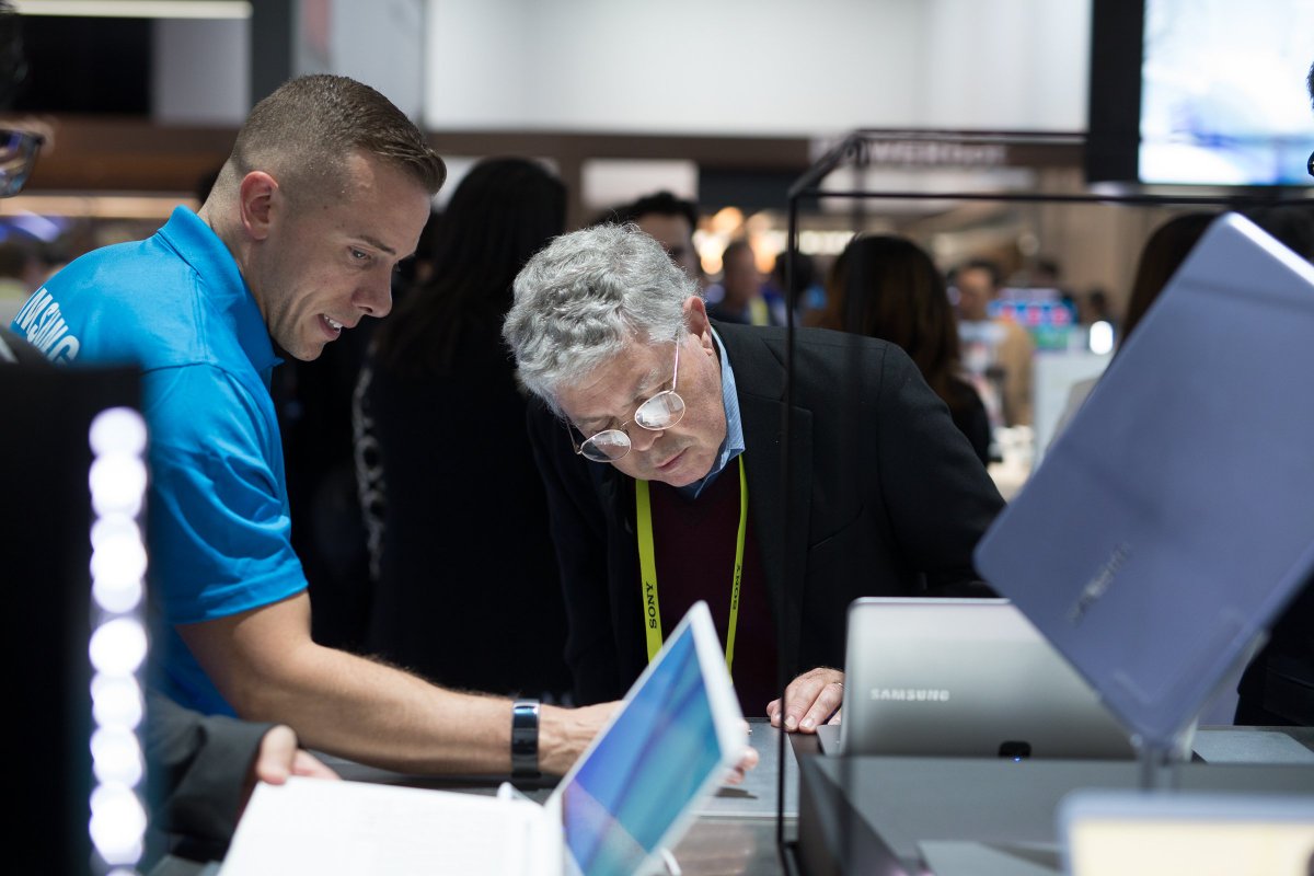 SamsungNotebook's tweet image. Excited to be here at #CES2017 with our new lineup! 

#Notebook9 #ChromebookPlus #NotebookOdyssey #AllinOne #SamsungNotebook #CES #SamsungPC