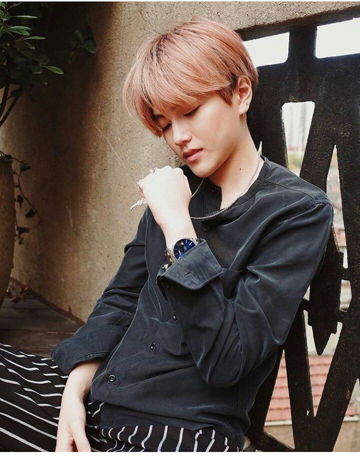 DellaVough's tweet photo. I still can't believe, how could this girl have such handsome face.. She literally makes my heart beating fast https://t.co/zrabRbICaO