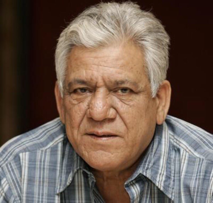 SonuSood's tweet photo. Om ji,u were the finest. Will miss u always.Thank u so much for giving me n the entire world such fond memories..love u sir. #RipOmpuri sir https://t.co/pXwicOqs3H