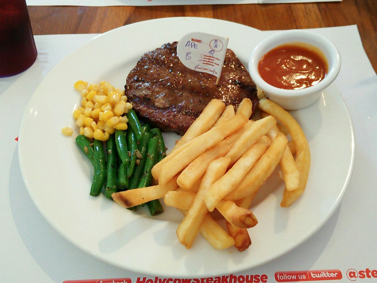 adpu's tweet photo. lunch with family #CAMPBALI @steakholycow https://t.co/dfGoJLH8Db