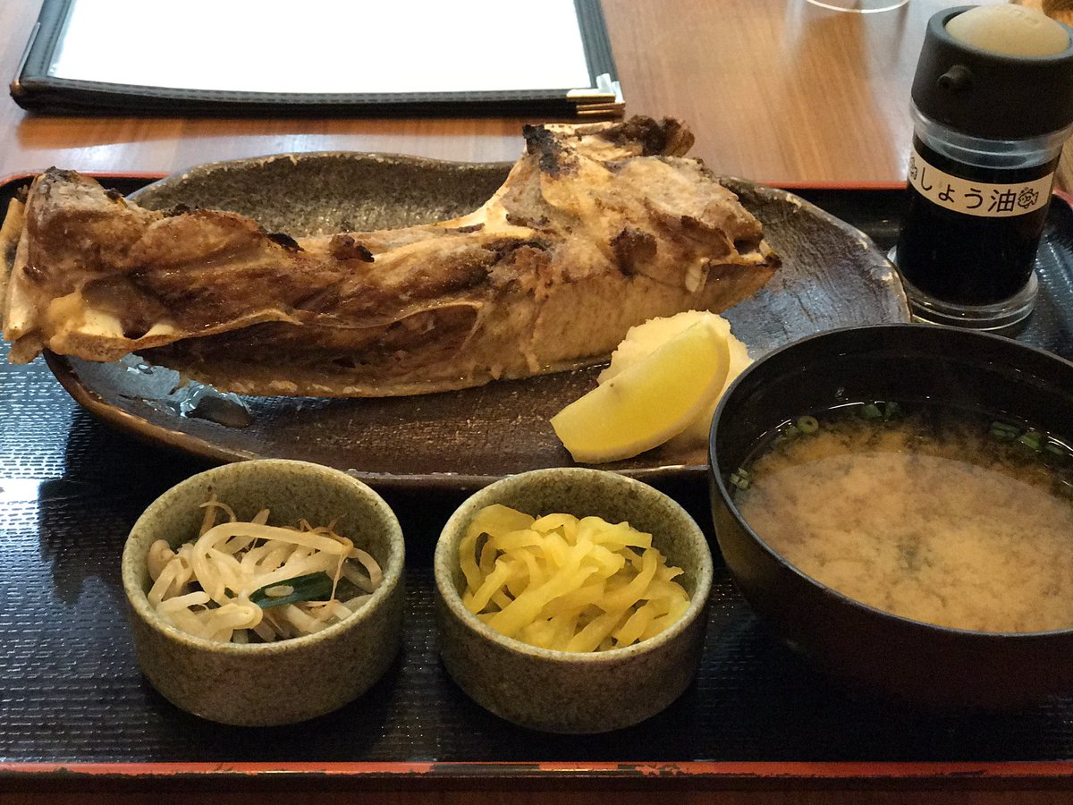 あき בטוויטר 三軒茶屋の焼魚食堂魚角でマグロカマ焼き定食のガーリック ライスなし マグロのカマの味付けはガーリックと黒こしょう ケイジャンの中から選べるょ 明日からの3連休また食べる予定なので今日だけは糖質制限 1日だけなのに最近ずっーと食べ