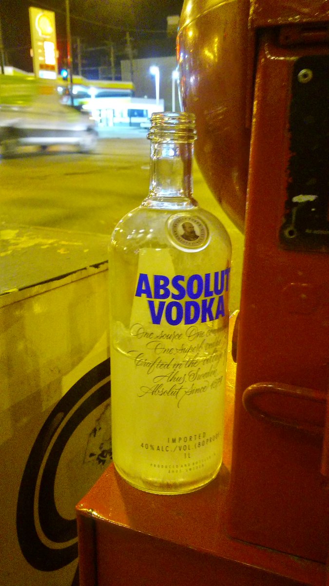 LindsayGLindsay's tweet photo. Hello Half Bottle of Frozen Vodka at the bus stop...it's COLD in Chicago tonight...#cold #boozetraveler #AbsolutZero #OkayNotTHATCold #LOL https://t.co/RQITYENF5v