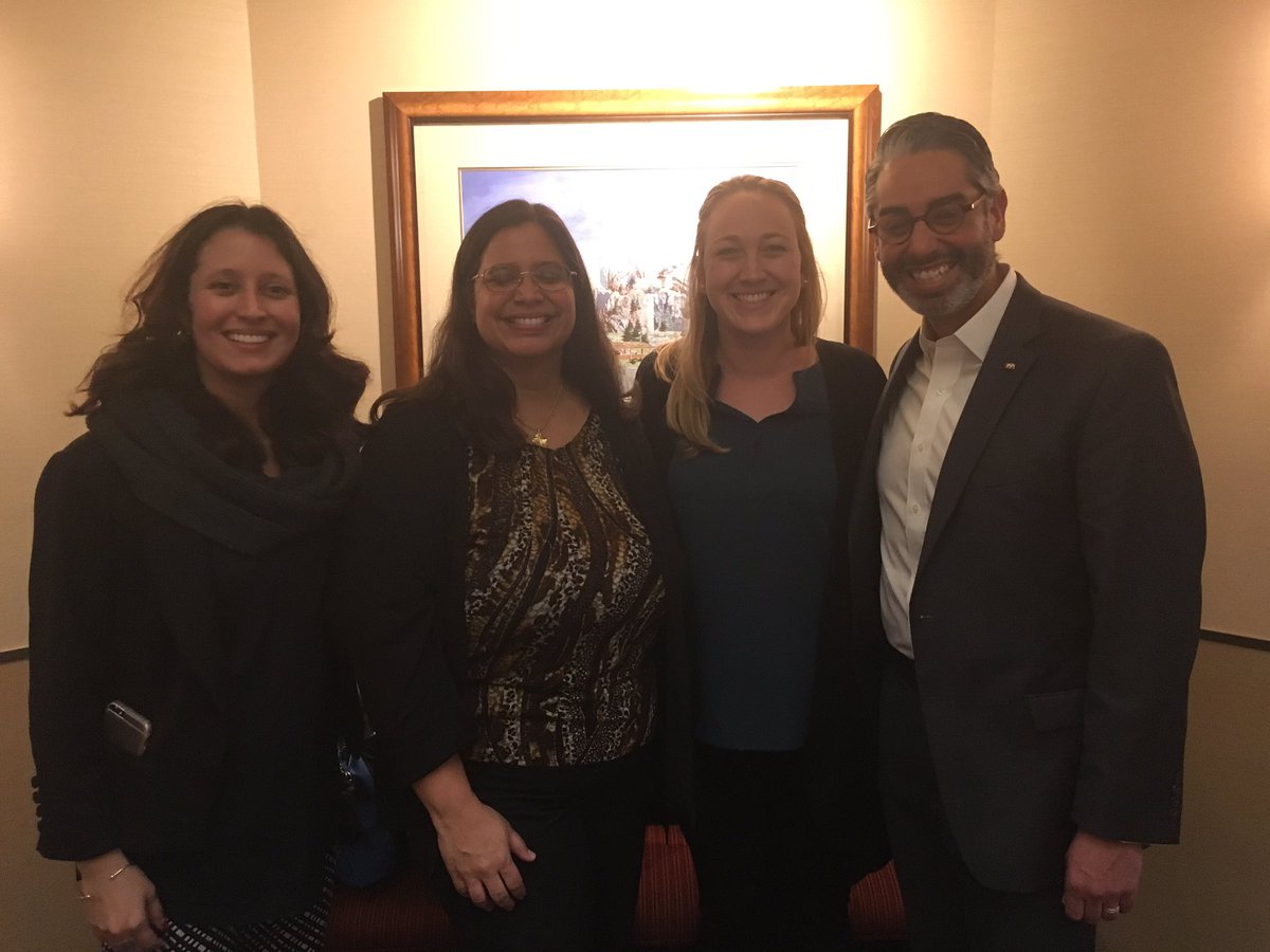 drivesedsuccess's tweet image. @studentvets #NatCon17 presenting w/ @UofCalifornia UofCalifornia Veteran Center Directors from @UCBerkeley @UCIrvine @UCSanDiego &amp;amp; @UCLA