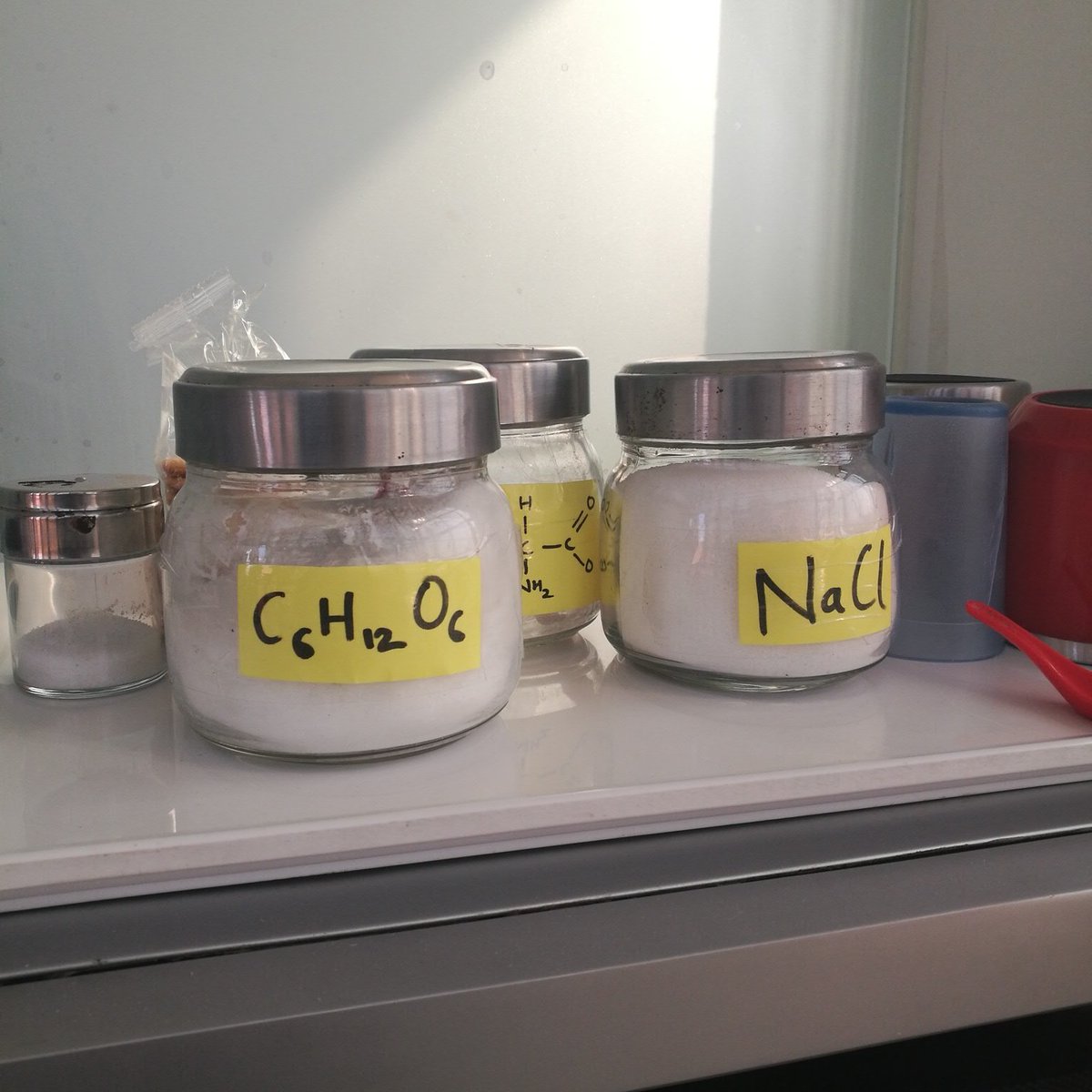 expresivstudios's tweet photo. A s#ux problem occured at the Expresiv pantry. Sugar, salt and creamer all looked the same. So we added custom labels to the containers. https://t.co/vz9sISvujM
