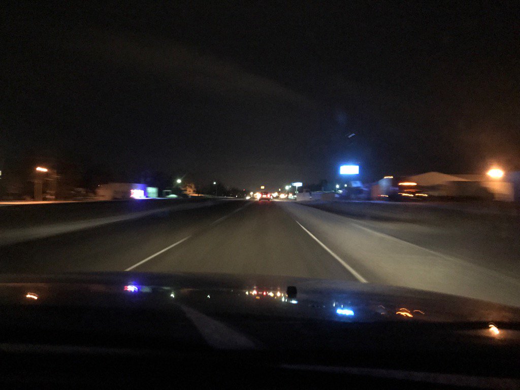 KaylaWave3News's tweet photo. Dixie is clear in Etown. However, we've spotted some pretty rough side streets. #wave3news #wave3snow https://t.co/Krd9T2oXa0