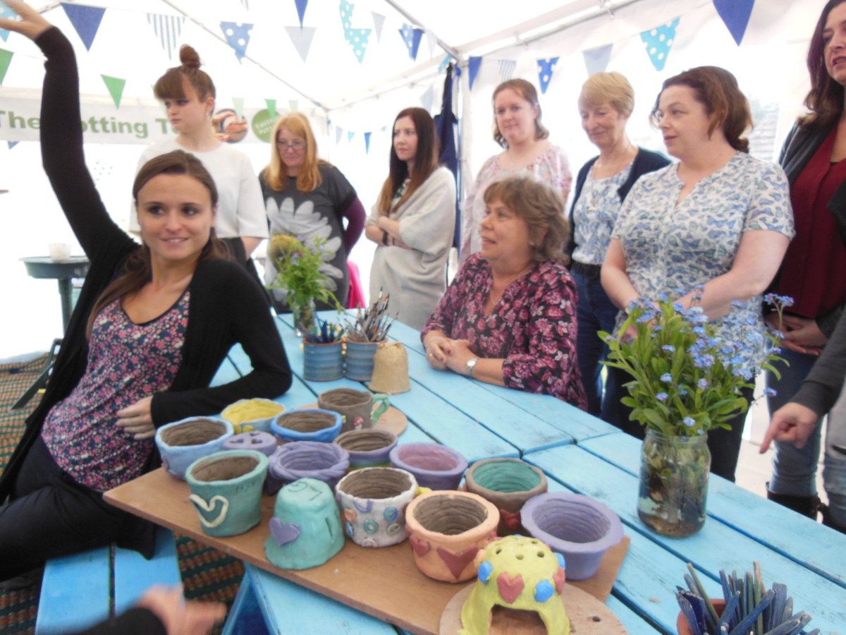 eastnorpottery's tweet photo. #creativehens do #pottery #BrumHour #WalesHour #BrideHour #BrideBible #BrideToBe #WeddingHour @HenorStageHour https://t.co/cIpo7QB7mp https://t.co/2CPF9Z4LCf