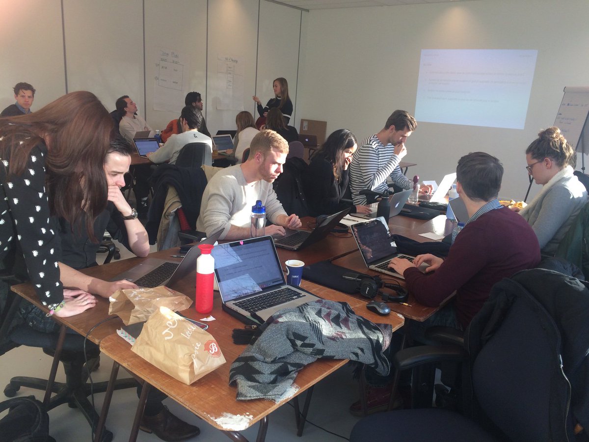 DeepDive SQL from @newcraftgroup for the #GrowthHacking students of <a href="/Bstartupschool/">BSSA</a>! #data