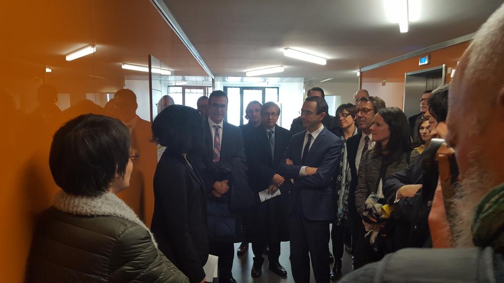 NantesUniv's tweet photo. #IRS2 Visite des laboratoires de pointe en thérapie génique et bio technologie du quartier hospitalo-universitaire https://t.co/FDMtLdLwnV
