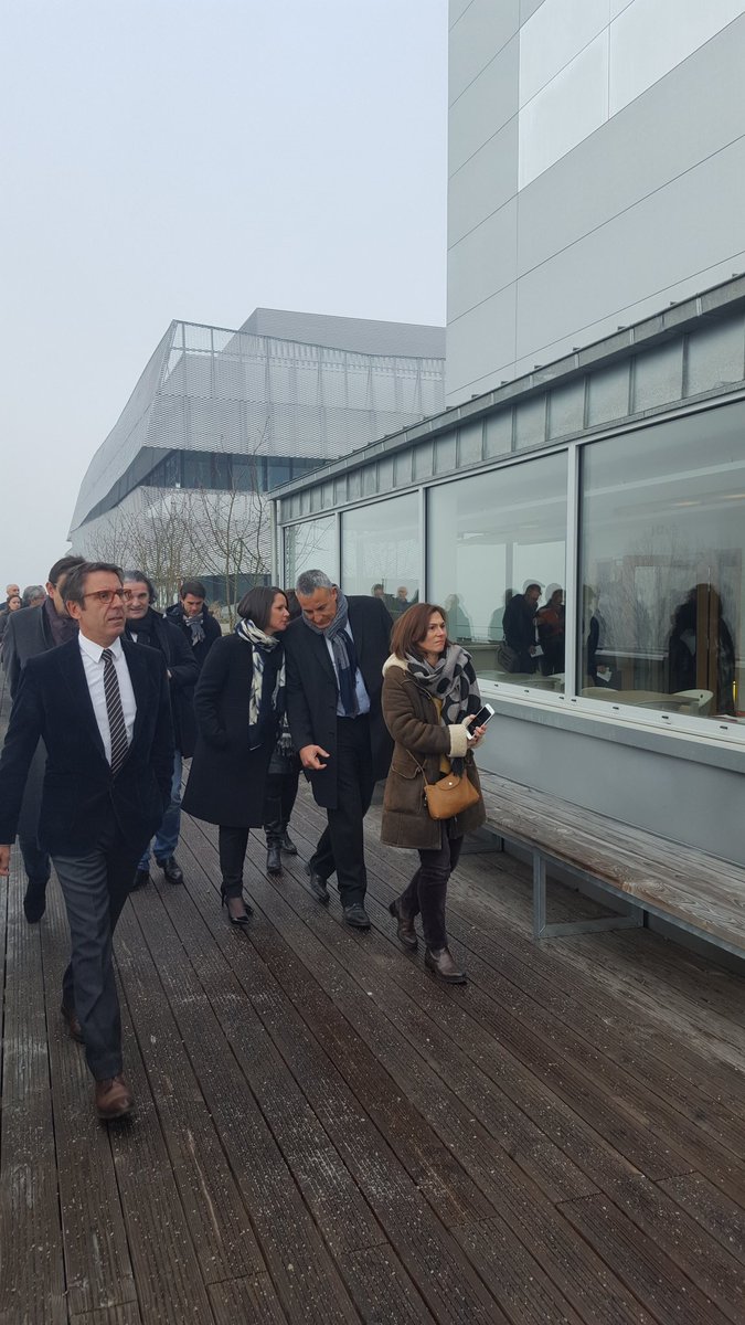NantesUniv's tweet photo. #IRS2 Visite des laboratoires de pointe en thérapie génique et bio technologie du quartier hospitalo-universitaire https://t.co/FDMtLdLwnV