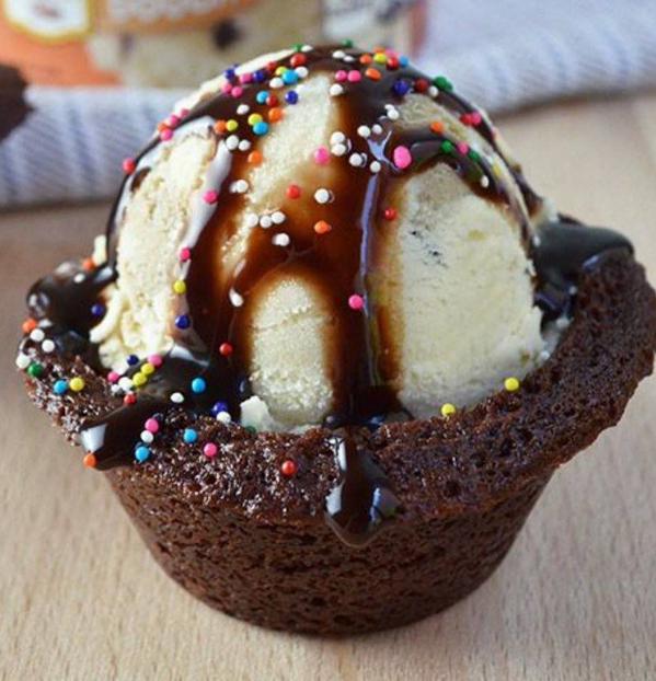 Icecream Sundae Brownie Bowl.