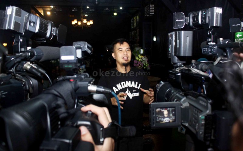 okezonenews's tweet photo. Ahmad Dhani Berpeluang Jadi Tersangka Kasus Makar https://t.co/Z547OomFJn https://t.co/r36RKjrYbr