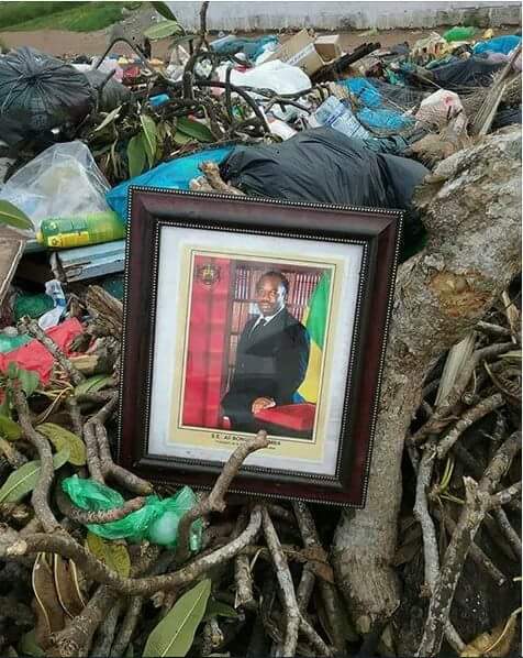 PresidentPing's tweet photo. Un chien
Un assassin
Un voleur
Un tricheur
Un pédé
Un biaffa
Une ordure
#gabon2017 
#PasDeCanAuGabon 
#FranceInsoumise 
@Total 
@CAF_Online https://t.co/tNhiIpYsY0