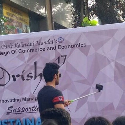 awni_arya's tweet photo. Rockstar in @DrishtiNM
@LaghateParth
#Drishti2017 #InnovatingManagement #WeAreHere #OneWorldApart
#NMCollegeDiary https://t.co/J0Cu0wtzUX