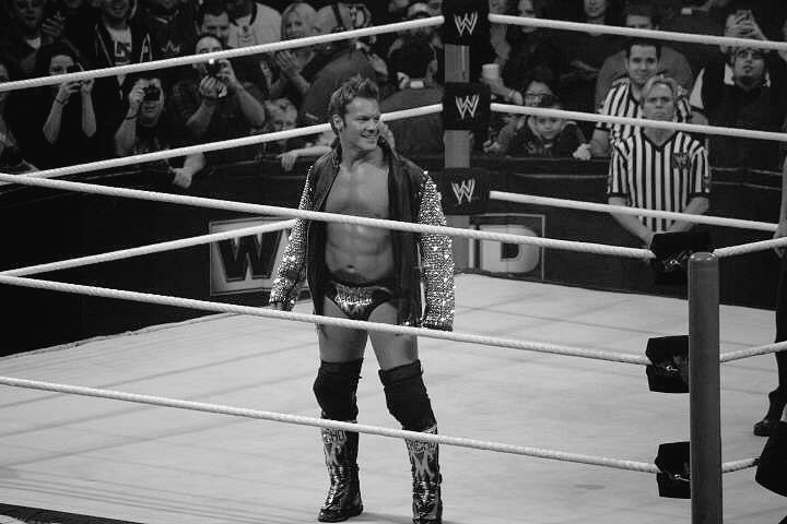 sunnyrvd's tweet photo. The epic moment when @IAmJericho was the surprise entrant at no 2. #RoyalRumble 2013. I saw him LIVE 😱. https://t.co/lS7B7SLKuu