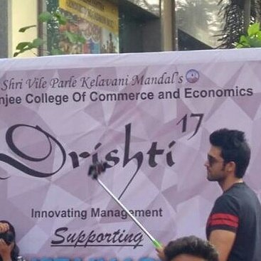 awni_arya's tweet photo. Rockstar in @DrishtiNM
@LaghateParth
#Drishti2017 #InnovatingManagement #WeAreHere #OneWorldApart
#NMCollegeDiary https://t.co/cTt0pKfJQy