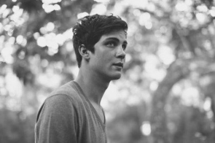 로건 레먼 (Logan Wade Lerman) 1992년생 아역출신이고 영화 삼총사, 퍼시잭슨, 노아, 월플라워 등 여러작품을 했다. 나는 영화 퍼시잭슨과 번개도둑을...