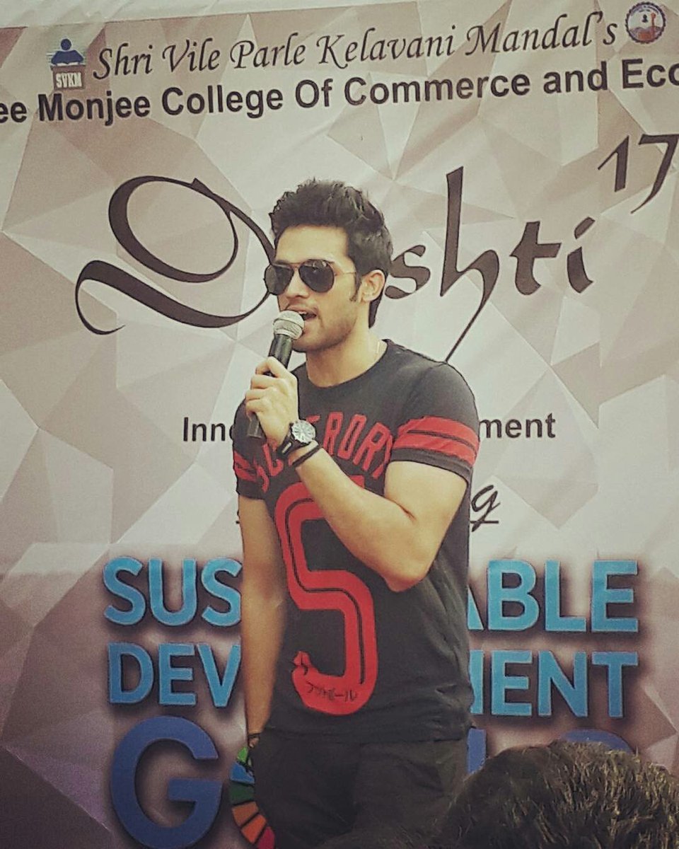awni_arya's tweet photo. Rockstar in @DrishtiNM
@LaghateParth
#Drishti2017 #InnovatingManagement #WeAreHere #OneWorldApart
#NMCollege https://t.co/EenveUgzRm