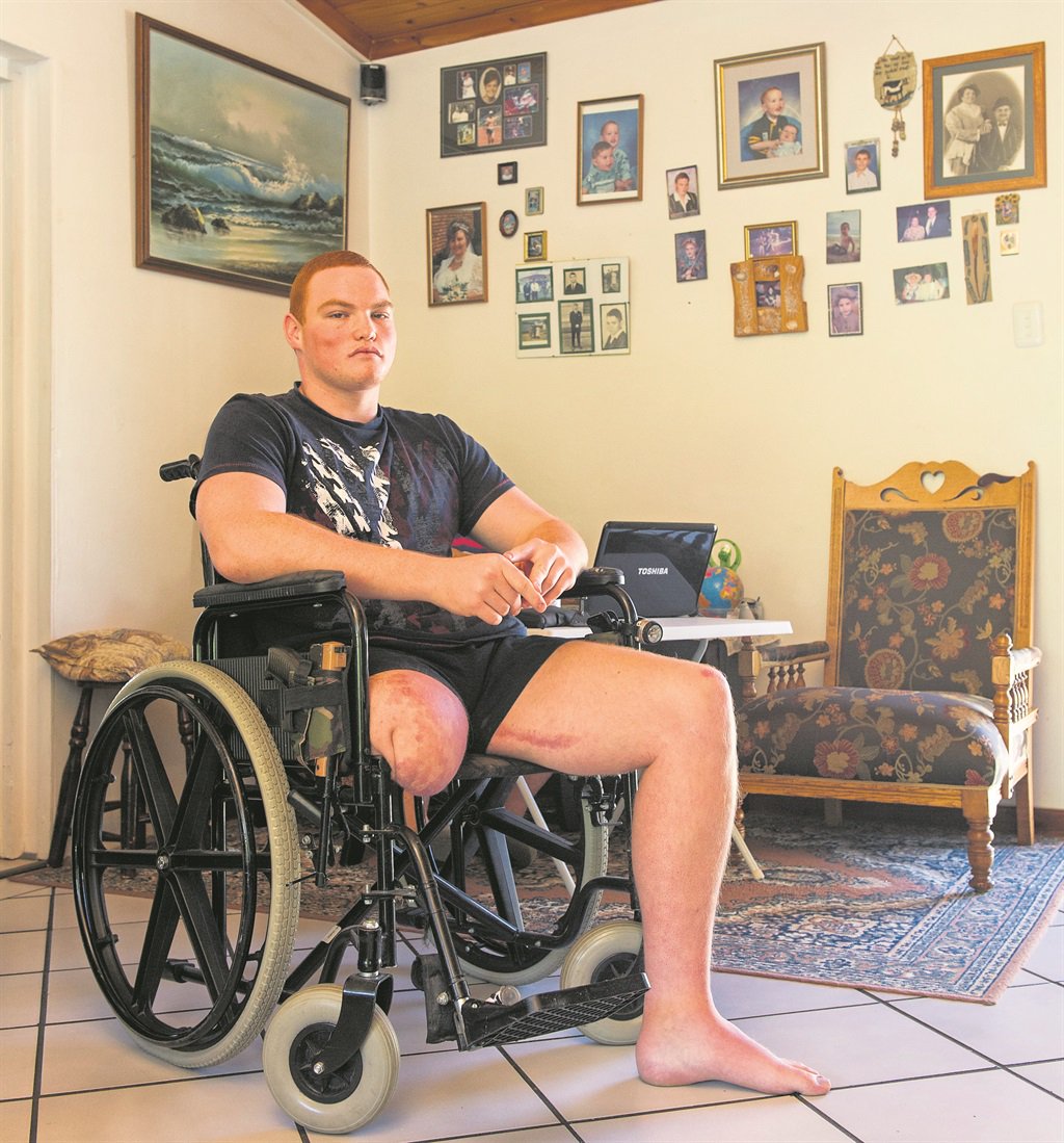 Netwerk24's tweet photo. #Matrieks2016: ’n Nuwe Werner Swanepoel het uit die hospitaal teruggekeer: https://t.co/aO1dvOebRp @anikamilly @OHSKwaggas https://t.co/khzDSim97n