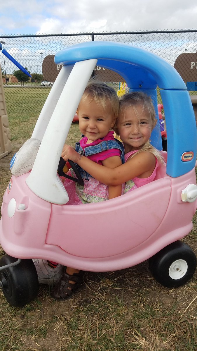 LilMiraclesLLC's tweet photo. Sharing is caring. #outsideplaytime https://t.co/HNxGIUerJk