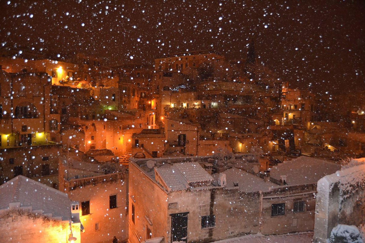 materainside's tweet photo. #Matera: bufera di #neve notturna imbianca la Città! <3

Fotogallery >> https://t.co/EEwFFtuPSz :D https://t.co/sCdqETbMwy