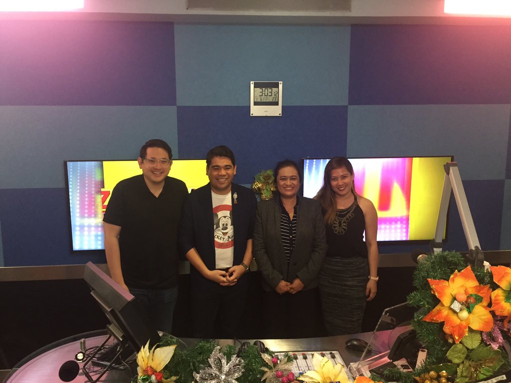 paulotibig's tweet photo. With @bamaquino @CheskaSanDiego @bleslantayona #businessideas2017 in DZRH Radio/TV  #entrepchamp #paulowers https://t.co/9mq1GVsq6T
