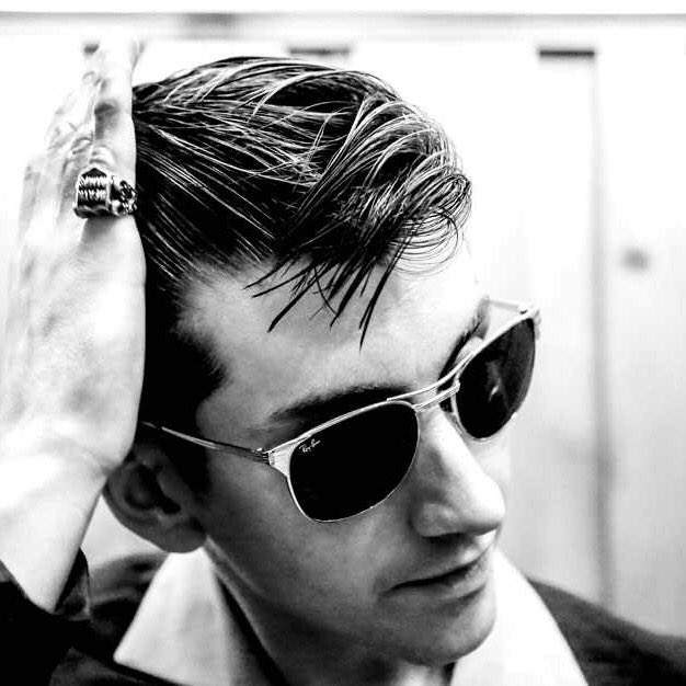 Happy birthday Alex Turner Still a complete stud. 