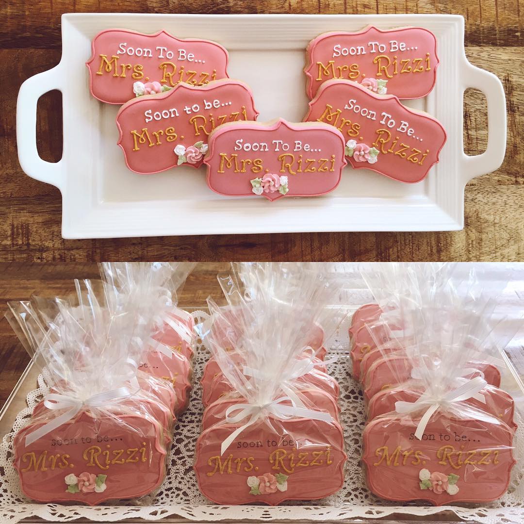 WPositivelife's tweet photo. Soon to be Mrs. cookies for bridal shower favors for @mssarahpete_rizzi #prettyl... - ... https://t.co/PZXeuV4qLt