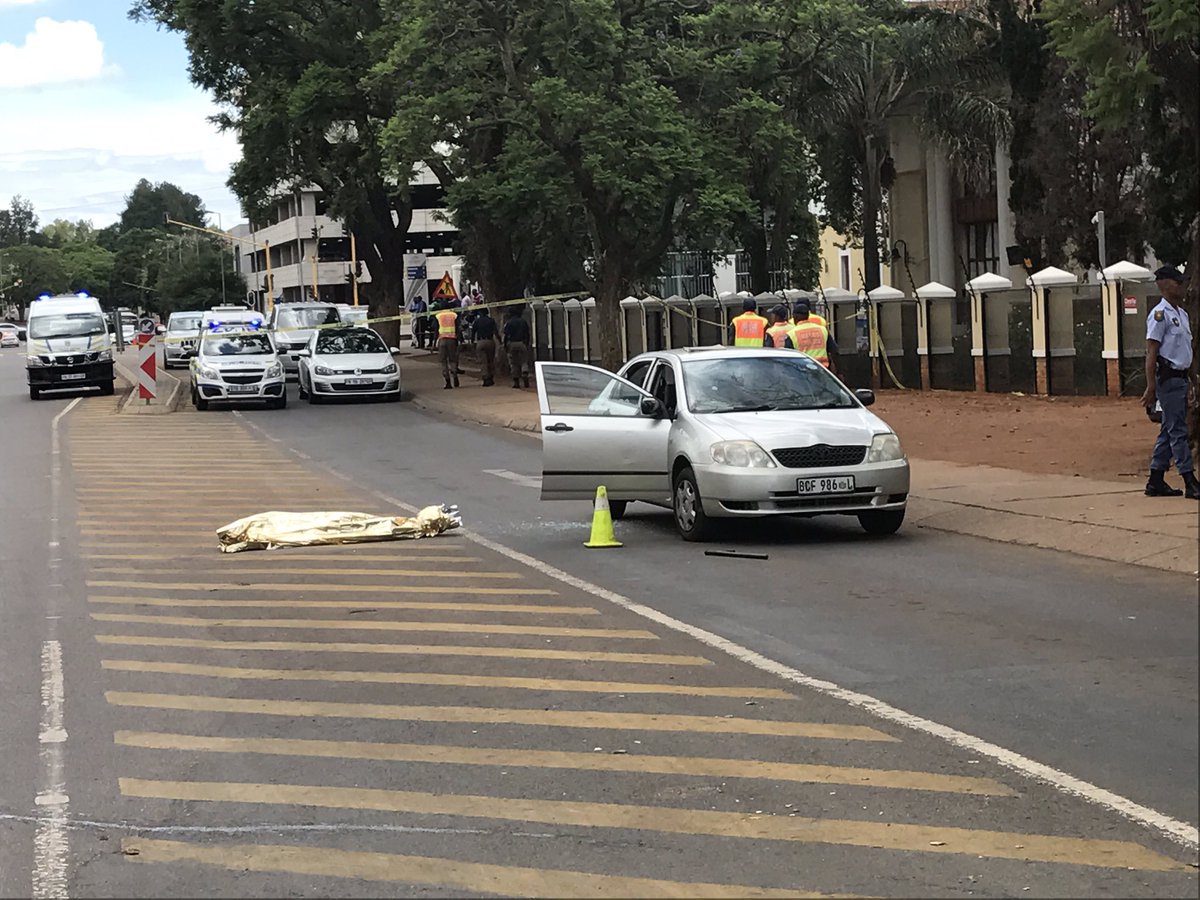 ewnreporter's tweet photo. #HatfieldShooting Police allegedly shot a man after he failed to stop at a roadblock. BB https://t.co/Yn5xMLIIOJ