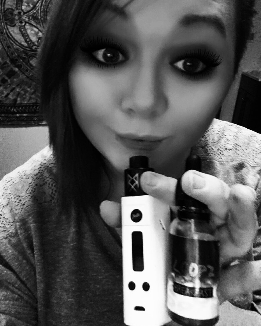 BeeLeanza's tweet photo. #girlsthatbuild #dripgirls #vape #vaping #vapefam #vapecommunity #vapechicks #vapelife #girlsthatblowclouds #happyvaper #vaping #vapefamily https://t.co/6Dwb1wA36y