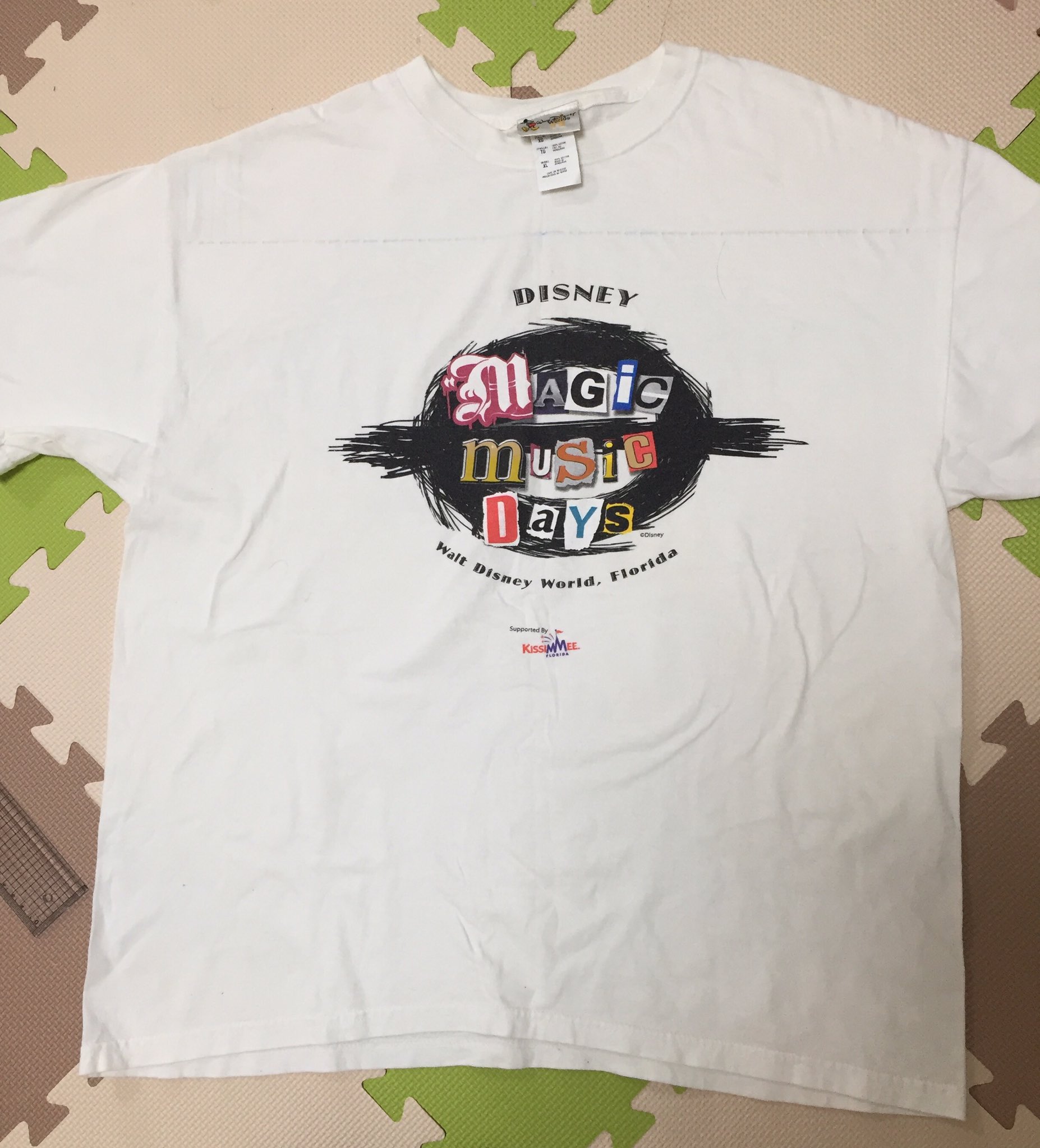 ベームベーム お母ちゃんアイドル Tシャツをリメイクしてみたよ 1枚目 リメイク前 2枚目 途中経過 3枚目 完成アップ 4枚目 完成全身 Tシャツは古着屋さんで498円だった リメイク ビッグtシャツ 古着 ハンドメイド Tシャツアレンジ T