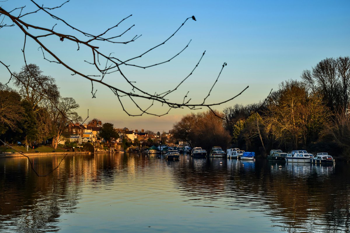 #SunburyUponThames #Sunbury-Upon-Thames #Surrey #A316 #M3 #NikonD5300 #SunburyVillage #photographyhobby