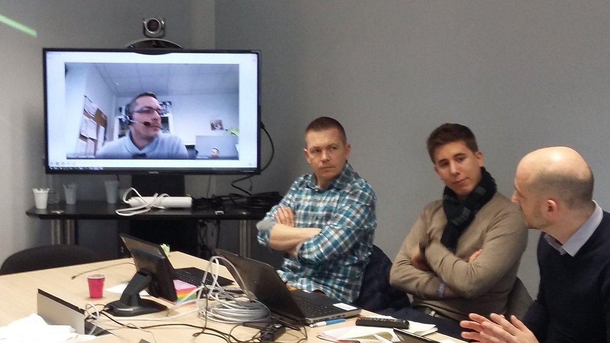 FPluchard's tweet photo. Comité mobilité Est : utilisation de lync (vision conférence) avec le poste mobile pour un collègue à distance! https://t.co/ka8DWyx3Mq