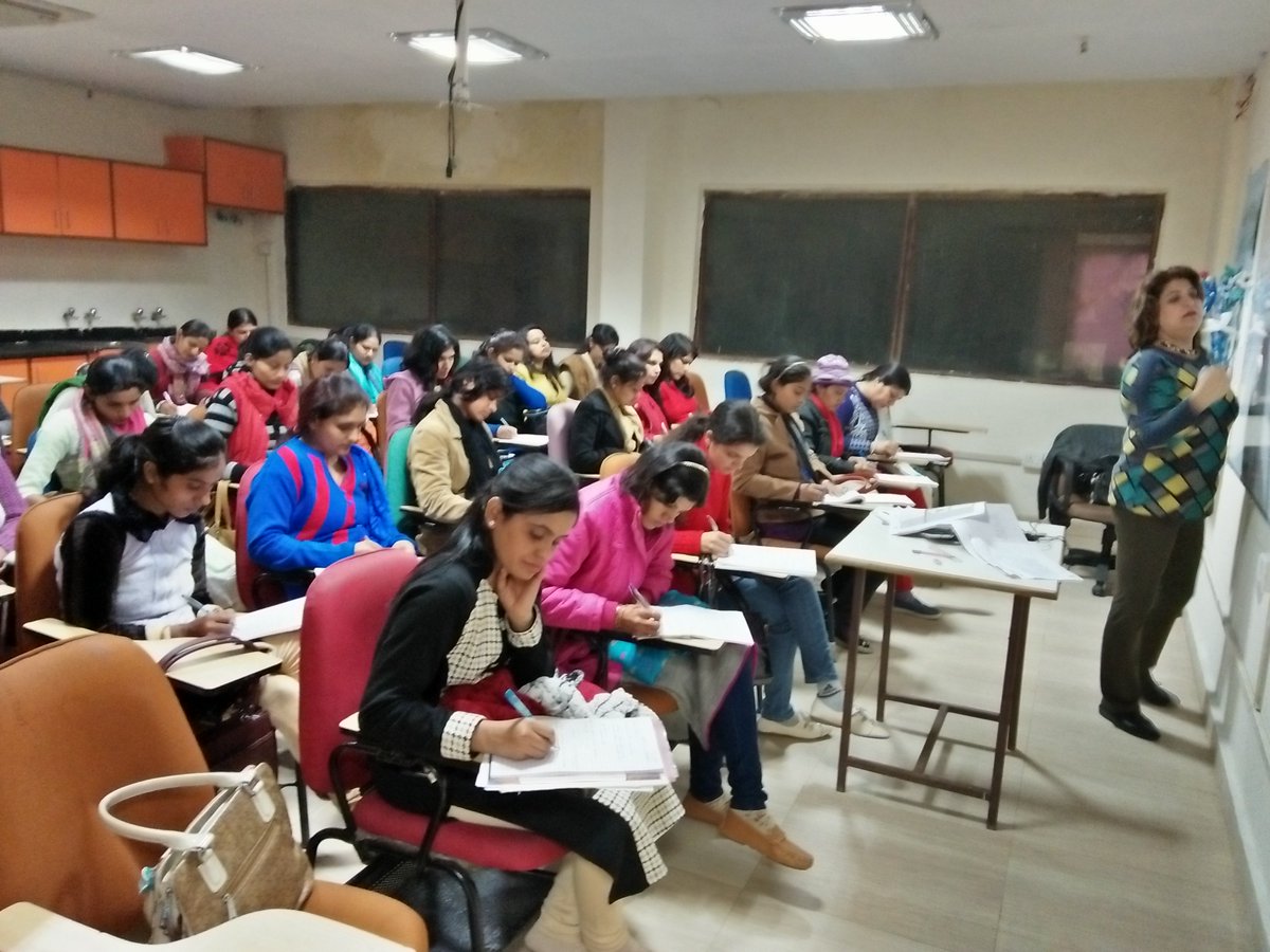 bwsscofficial's tweet photo. @bnwssc conducting #TOT @haryanaschool for #Beautytherapist #level4  @indusedutrain @NSHMSkills @RajivPratapRudy @wadhwa_anu #SkillIndia https://t.co/CVM9HT4yF4