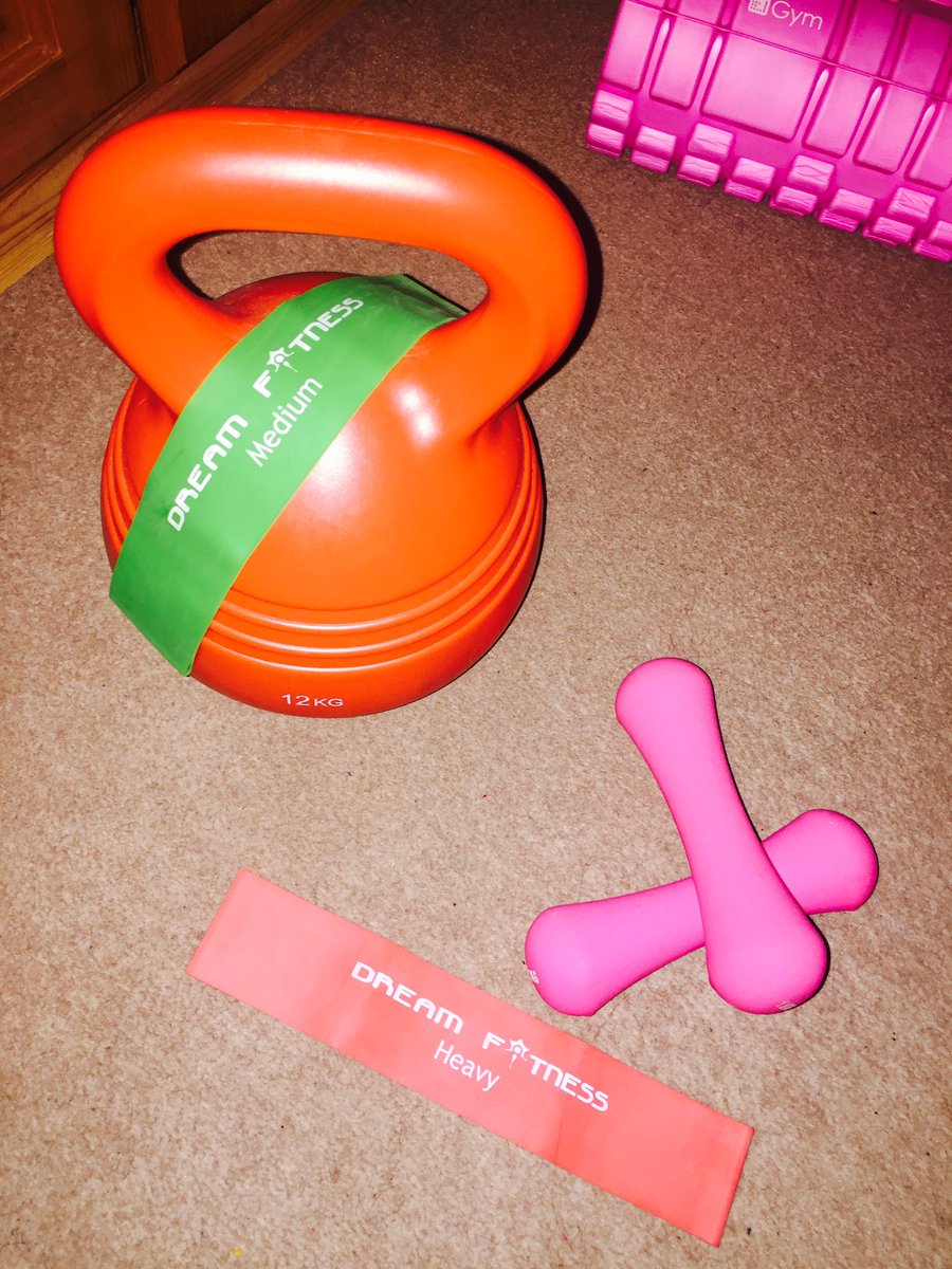jemmaraymond's tweet photo. Let's go, #Dreamfitness #bodybands 💪🏽🍑 doing a mini home sesh... starting somewhere @DreamFitnessUK #weights #healthhype https://t.co/3HzrnWqfuz