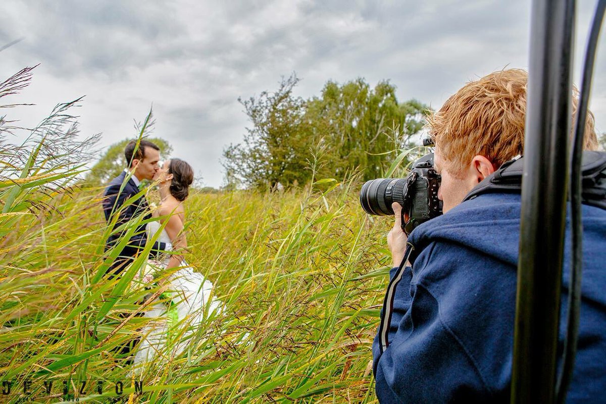 Time to book weddingphotographer becuase you Selfies whont do it for you 😉#WEDDINGPHOTOGRAPHY #photography #wedding #bröllopsfotograf