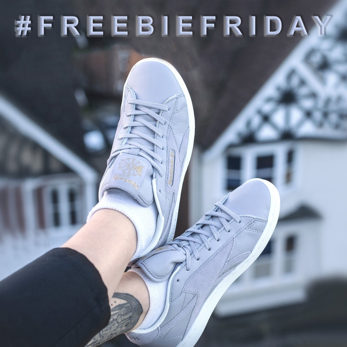 SOLETRADER's tweet photo. #FreebieFriday FOLLOW &amp; RT for a chance to win this pair of Reebok Club trainers https://t.co/xZkMNHE4ho Comp ends at 5pm - good luck! https://t.co/1k0hkIjMjl
