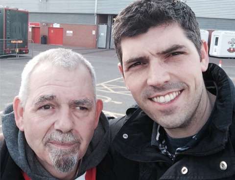 BBC_Hampshire's tweet image. 'The day my dad woke up' - reporter in cycle ride to promote the wearing of helmets bbc.in/2ji9pVQ