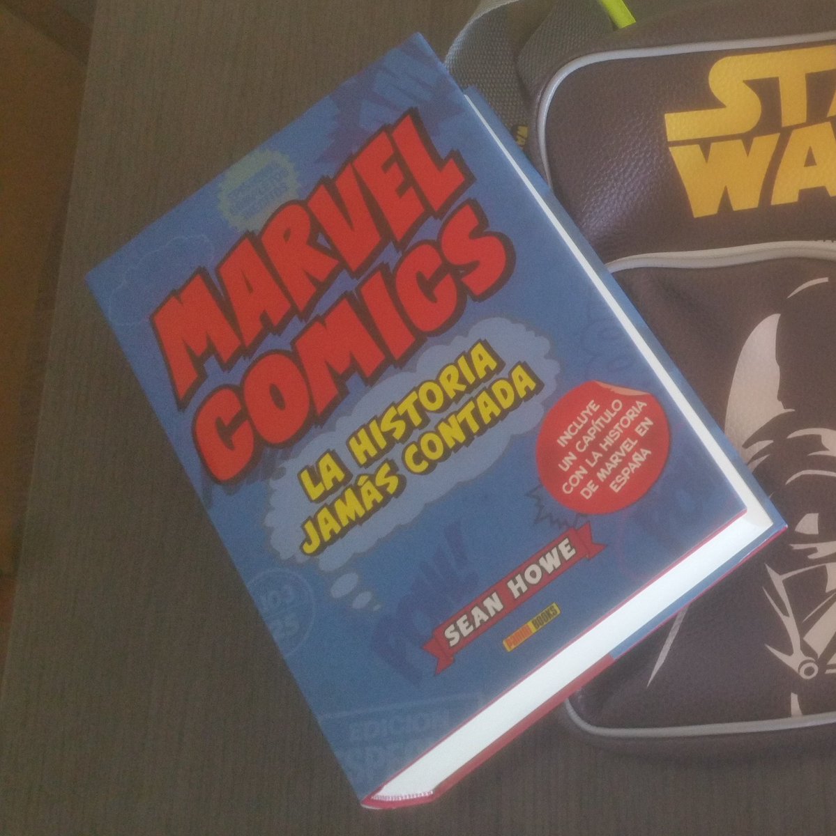 sugurufillmeu's tweet photo. Llevo dos líneas leídas de #MarvelComicslahistoriajamáscontada de #SeanHowe y ya estoy con la gallina de piel @TerradeComic @AgentedeMARVEL https://t.co/AEzLqVg9XG
